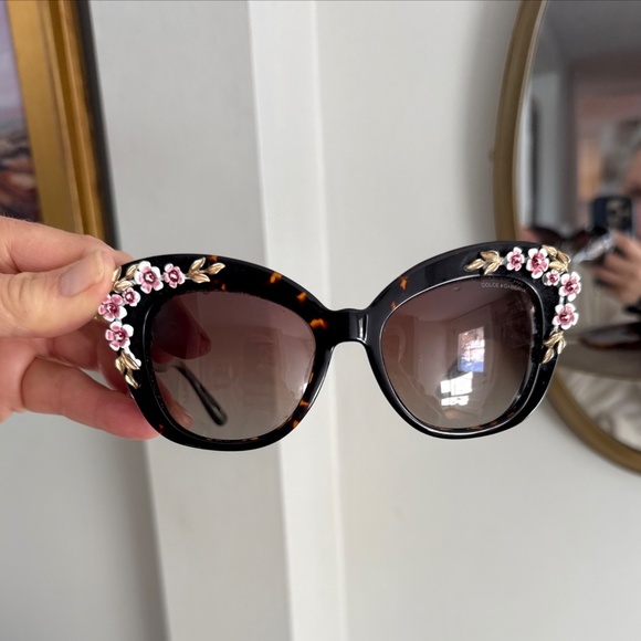 Dolce & Gabana DG 4230 501/87 Black Gray Flowers Sunglasses 54*29* 135 main image 6